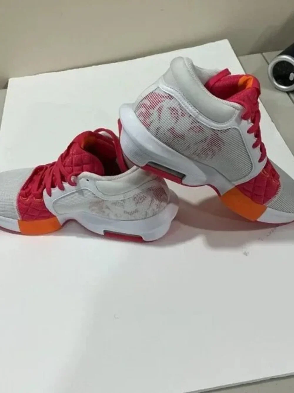 Nike LeBron Witness 8 Dunkin Donut Limited Edition Basketball Shoes Size 10.5